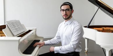 שיעורי פסנתר לצעירים מגיל 14 ומעלה עם המורה אברהם לומברוזו
120₪ לשעה