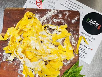 The same ravioli that you eat in our restaurant ready for you to cook in your own home.
1 DOZ (2-3 s