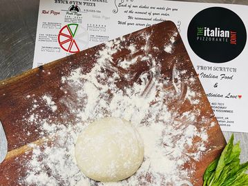 Raw Pizza Dough
Your homemade pizza at home
7 OZ