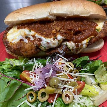 Chicken alla Parmigiana
-Breaded Chicken w/ Sunday’s Sauce
& Mozzarella Cheese
Hoagie Bread
