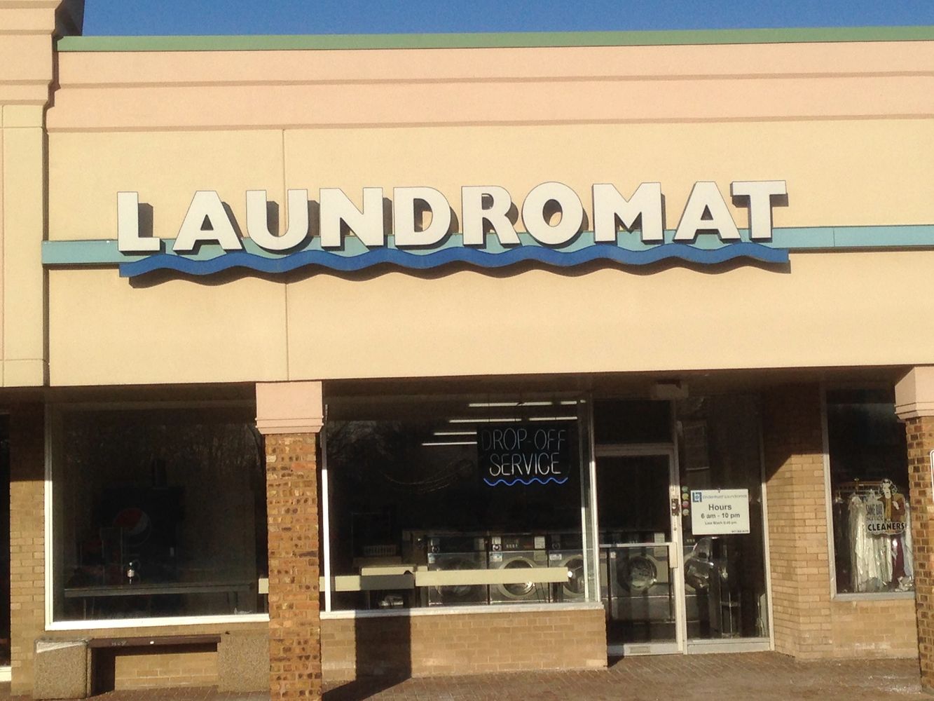  Laundromat, Coin Laundry, Drop Off, Pickup and Delivery, Laundry Service, Wash and Fold, 
