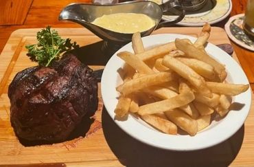 Filet Mignon with French Fries and Sauce Bernaise