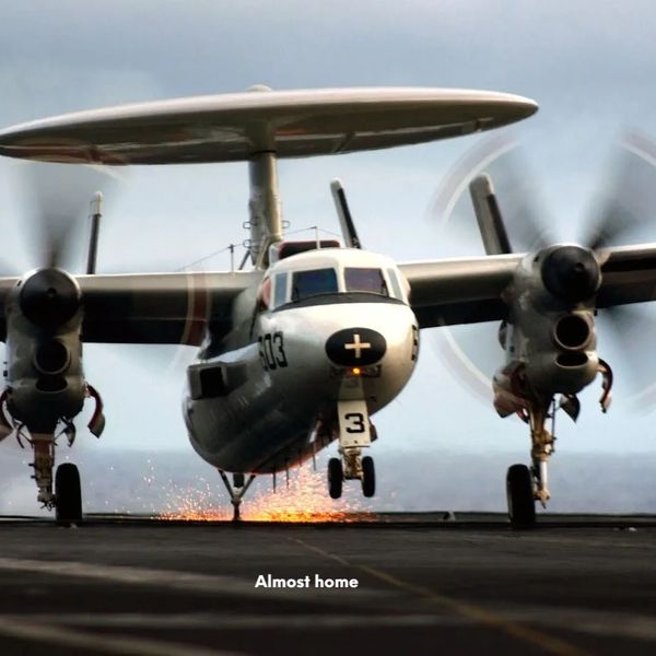 E-2 carrier landing