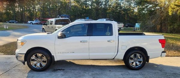 2018 Nissan Titan SV Crew Cab