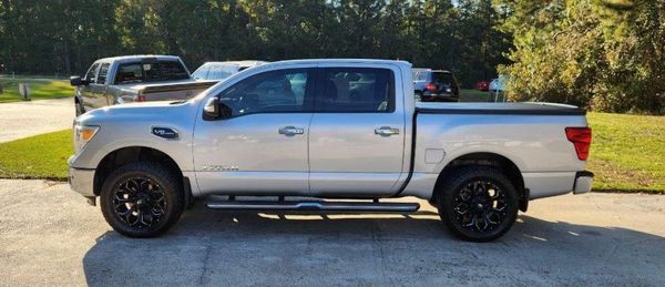 2017 Nissan Titan SL Crew Cab