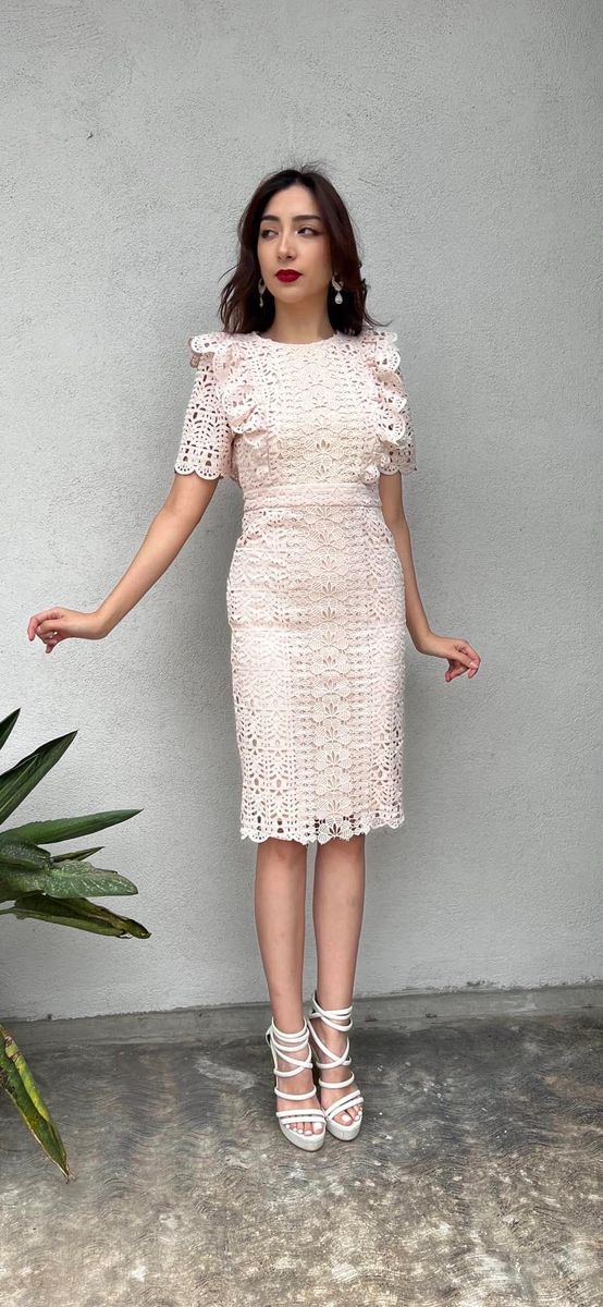 Vestido Beige Midi Crochet Pegado Manga Corta