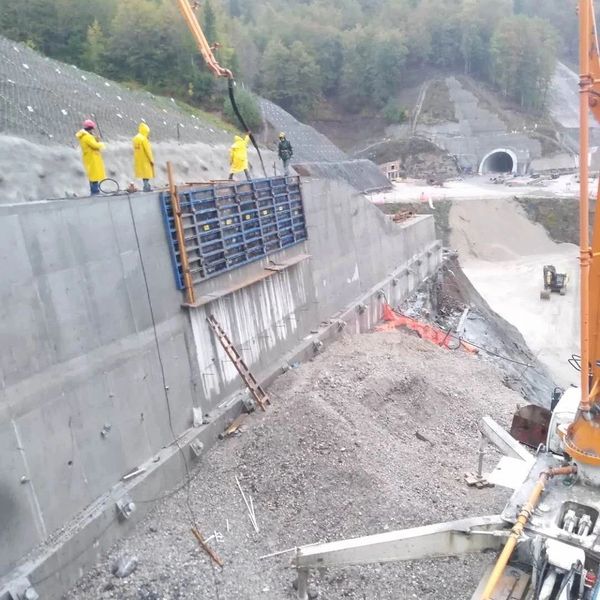 Reinforced Retaining Walls Construction