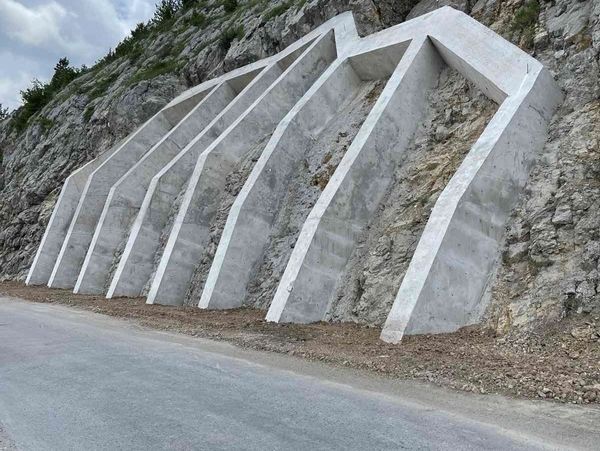 Road Renovations Construction
we specialize in transforming roadways to meet modern standards. With 