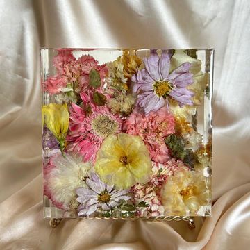 Flowers Preserved in 6 inches Hexagon using Resin Preservation