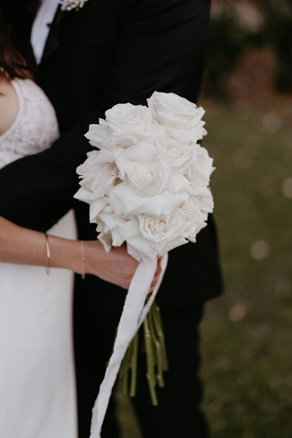 White long stemmed rose bouquet - modern