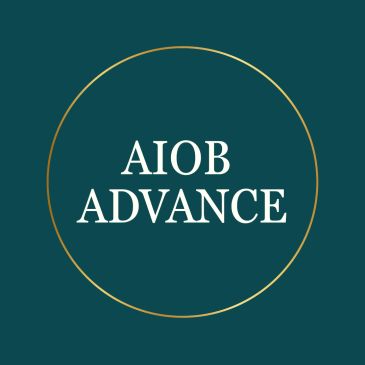 Logo con texto 'AIOB ADVANCE' en círculo.