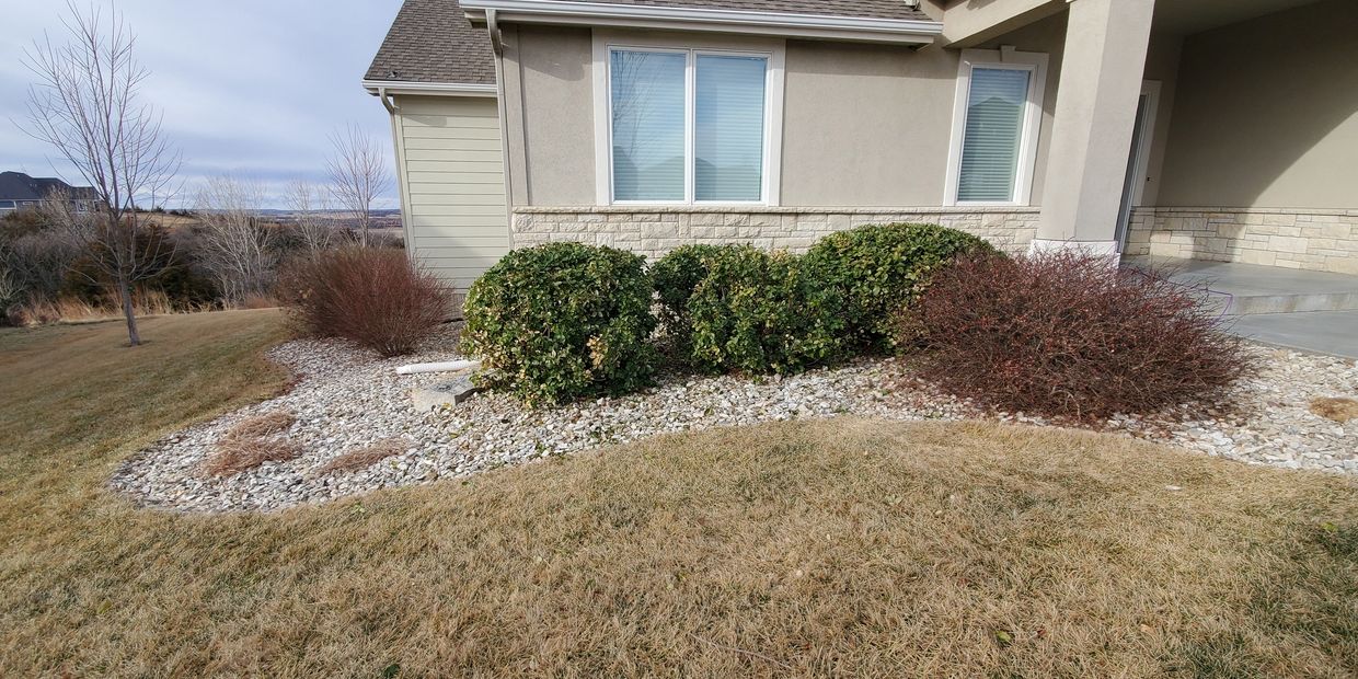 Lindquist Lawn & Landscape LLC