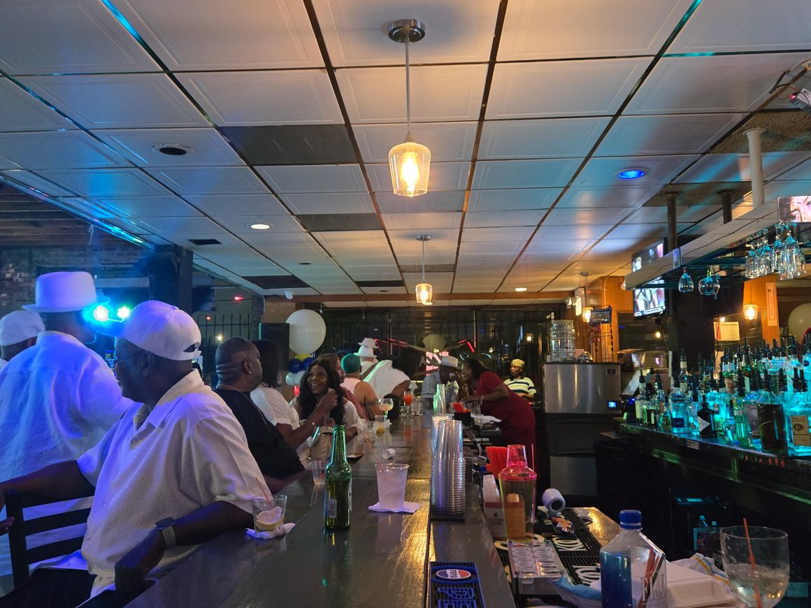 Bar photo 2