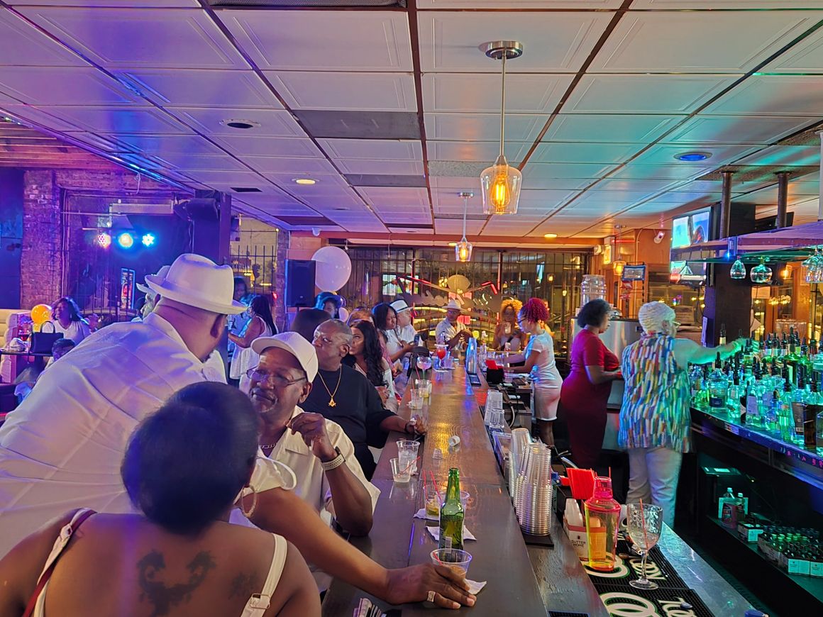 Bar photo 3