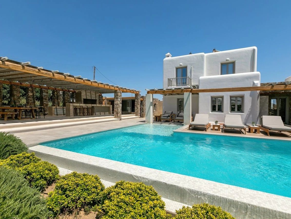 Greek villas in Mykonos