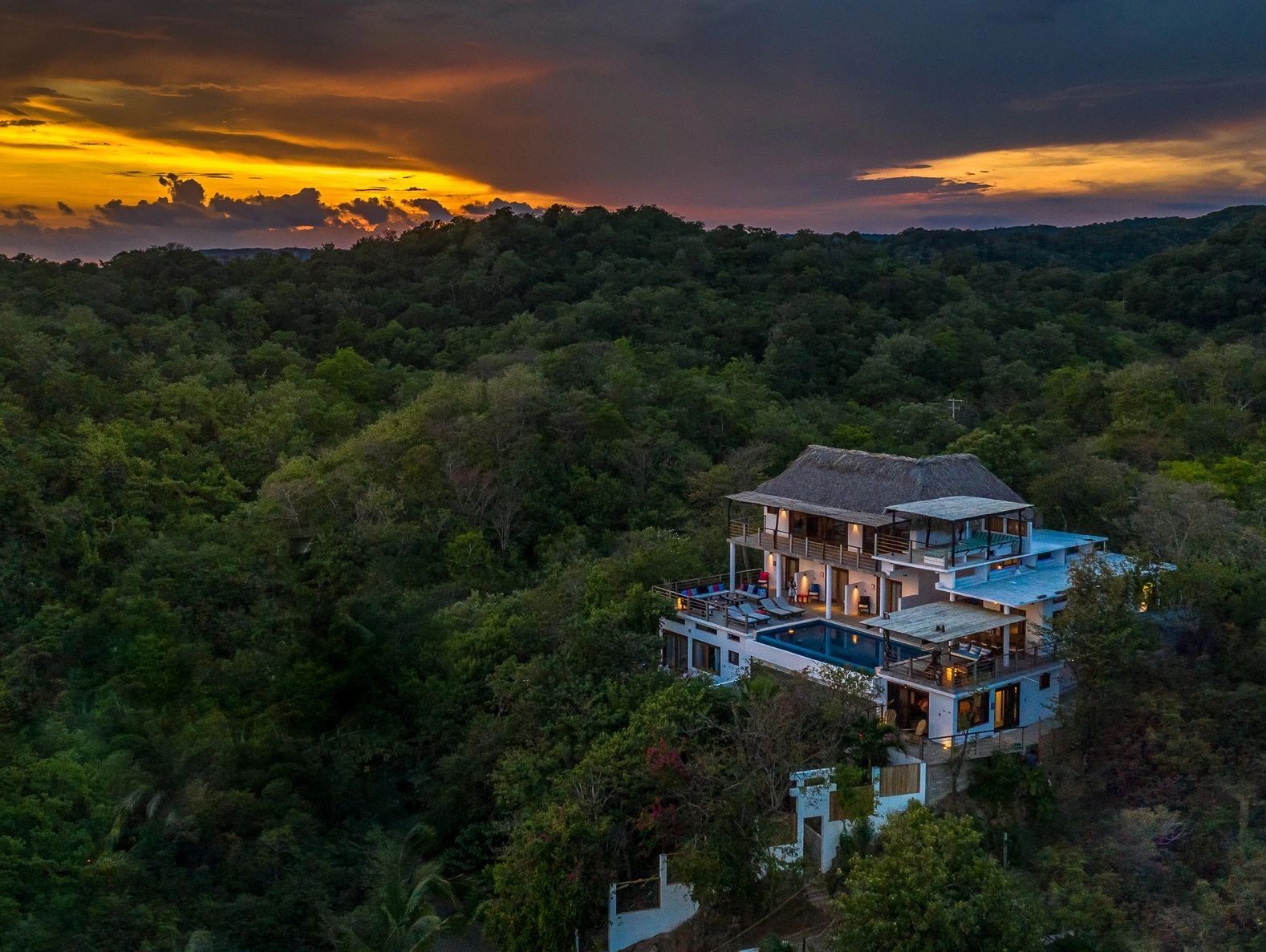 Hillside villa in Zipolite