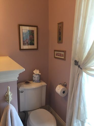 Rose Rm # 2  queen bed w/ private bath. 