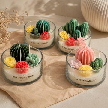 Velas decorativas con forma de cactus y flores de colores.