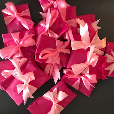iconic pink jewellery gift wrap