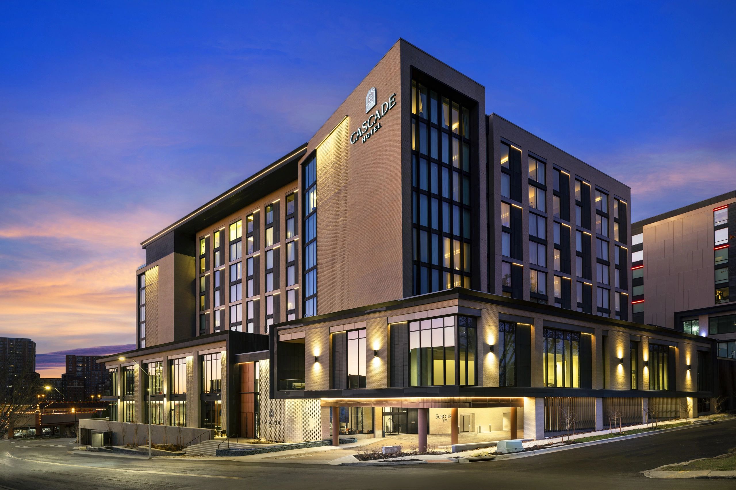 Cascade Hotel Entrance