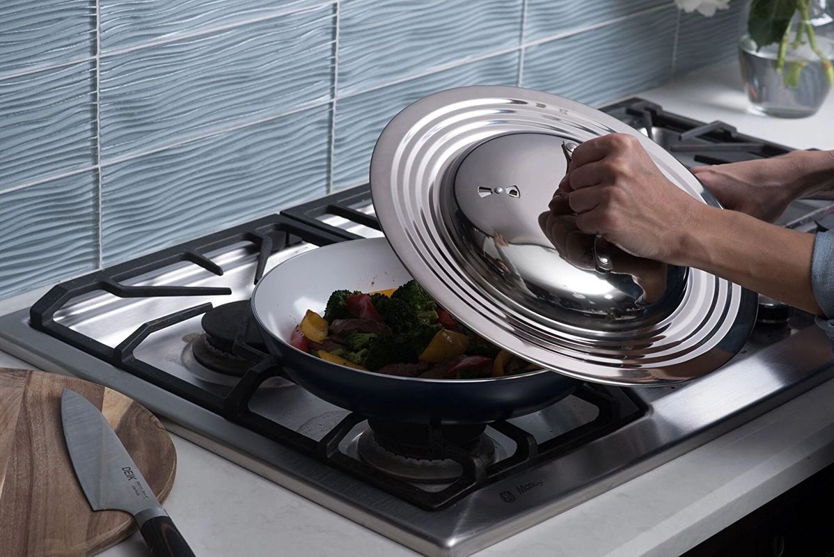 Looking For a Frying Pan With a Lid: A universal lid for all your pots and