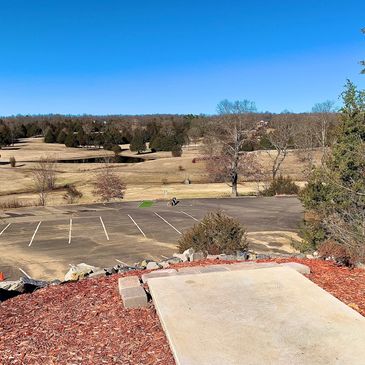 Gold course elevated tee box offers a breathtaking view of the signature #1 hole below