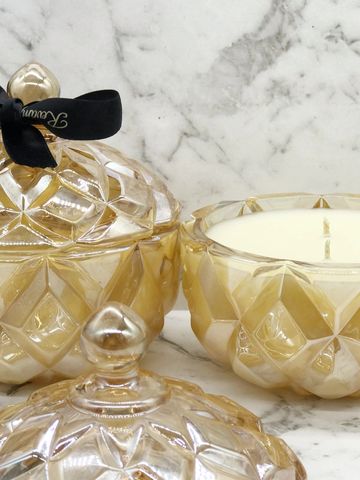 Evie is the perfect classic soy candle that can be given as a gift