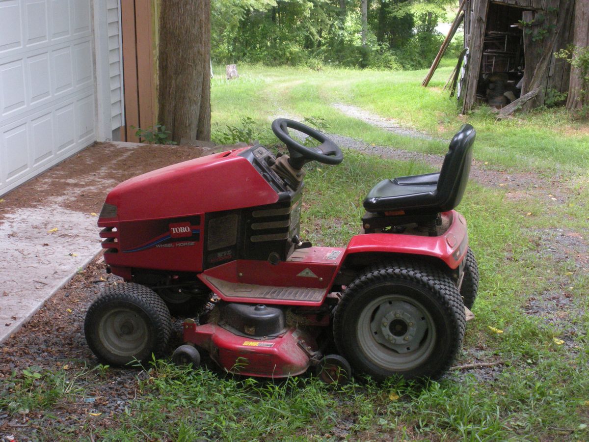 Toro riding best sale lawn tractors