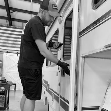 Tyler With Boswells Mobile RV Repair,  Sealing RV