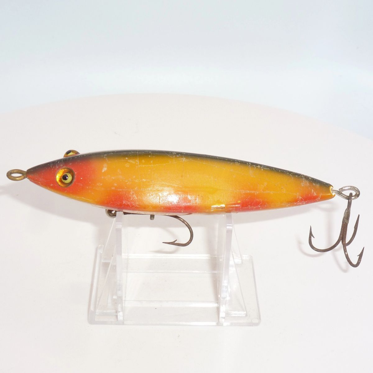 Heddon 900 Swimming Minnow - Yellow with Red Spots Heddon 900 Swimming Minnow - Yellow with Red Spots