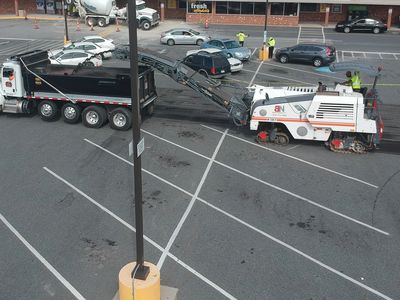 Asphalt grinding 