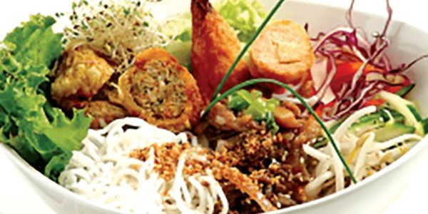 Vietnamese spring roll & chicken bun
