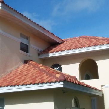 Aztec Blend Brick, Clay Soffit & Fascia, Weathereood Roof designed