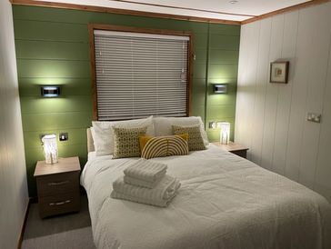King-sized bed in Doule bedroom.