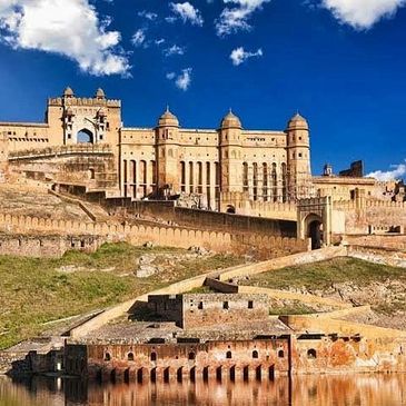 Jaipur is the capital of India’s Rajasthan state. It evokes the royal family that once ruled the reg