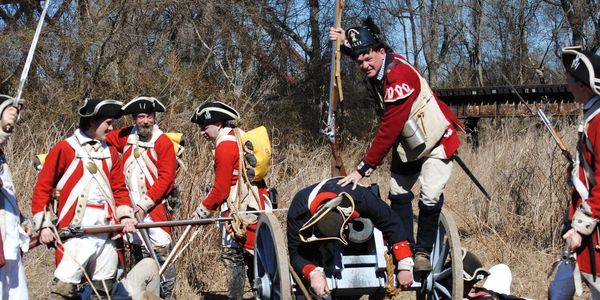 People wearing period clothing for revolutionary war