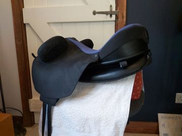 Australiana stock saddle