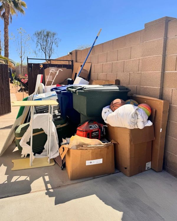 Dumpster Rental in Yuma
Junk Removal
Office Clean outs
Hoarder House Clean outs
Dumpster Rental 