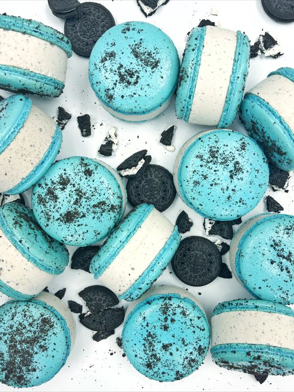 Cookies and Cream Macaron Ice Cream Sandwiches