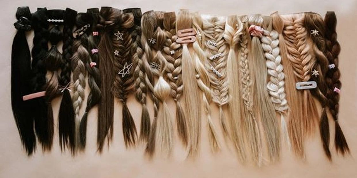 A bunch of braids are lined up in a row
