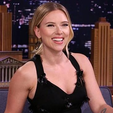 Scarlett Johansson on KCL. Great smile. Sick bitch. 