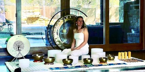 Sound Healer Training with Shayna Blackmar, Sound Healer & Reiki Master, Austin, TX.