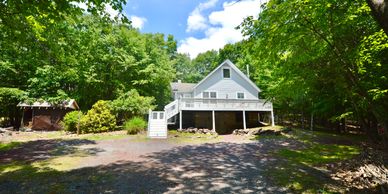 Short-Term Rental- The Hideaway at Winding Way
Managed by Cozy Nests Properties based in Poconos,PA