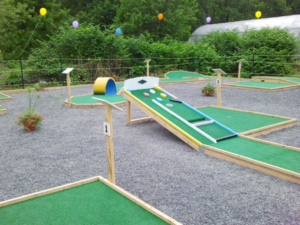 mini golf course obstacles
