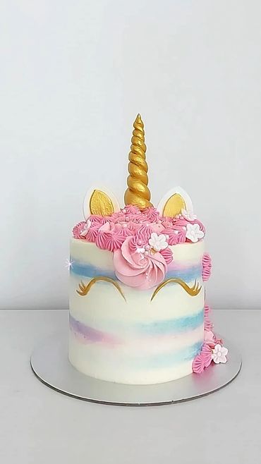 unicorn sparkle cake