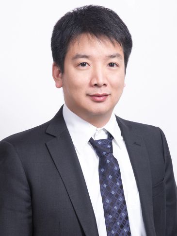 Professional man in suit and tie.