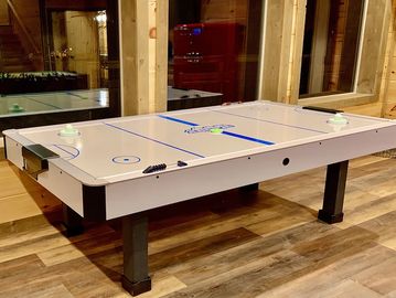 Arctic Wind Air Hockey