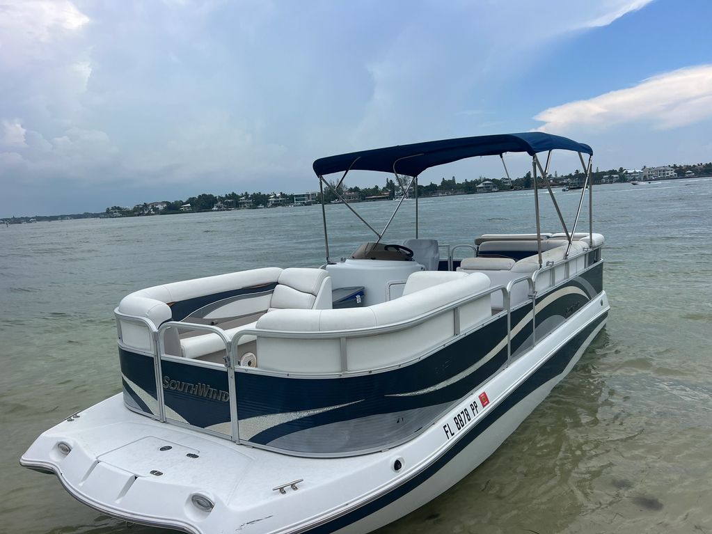 Enjoy comfortable seating and plenty of room to stretch out and relax as you tour beautiful Sarasota
