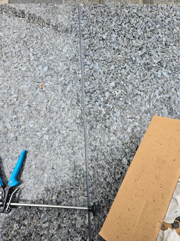 Sealing joint with silicone.