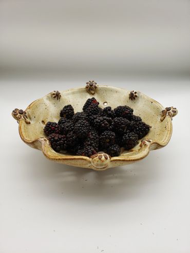 beige berry bowl
